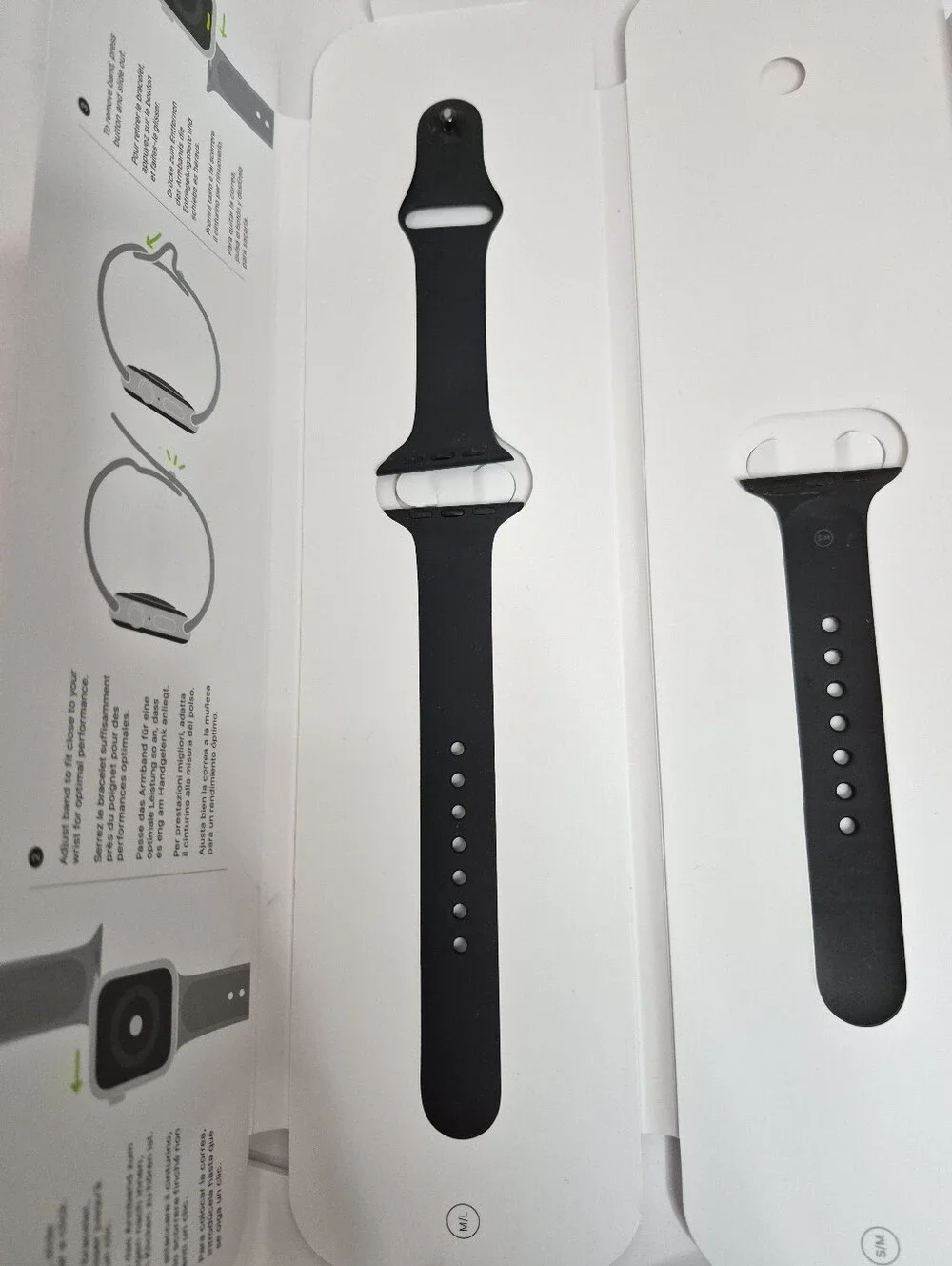 Apple Watch Series 4 Space Grey Aluminum Case Black Sport Band 40MM